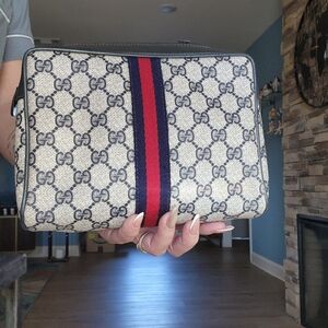 Authentic Gucci Beige and Navy Toiletry Bag